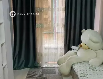 3-комнатная квартира, этаж 2 из 13, 63 м²