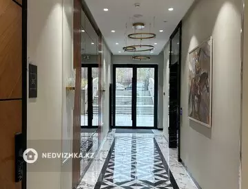 3-комнатная квартира, этаж 8 из 9, 117 м²