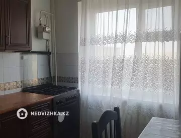 3-комнатная квартира, этаж 4 из 5, 68 м², на длительный срок