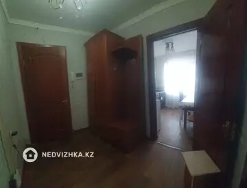 3-комнатная квартира, этаж 4 из 5, 68 м², на длительный срок