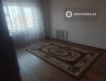 3-комнатная квартира, этаж 4 из 5, 68 м², на длительный срок