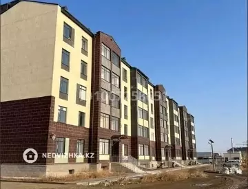 3-комнатная квартира, этаж 1 из 5, 80 м²