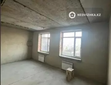 3-комнатная квартира, этаж 1 из 5, 80 м²