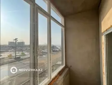 3-комнатная квартира, этаж 1 из 5, 80 м²