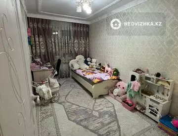 4-комнатная квартира, этаж 2 из 5, 80 м²