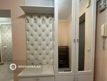 2-комнатная квартира, этаж 8 из 9, 57 м², на длительный срок