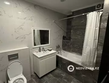 2-комнатная квартира, этаж 14 из 22, 64 м², посуточно