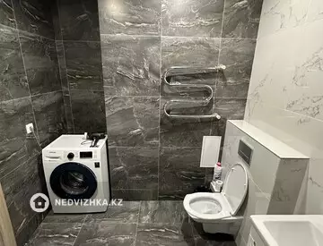 2-комнатная квартира, этаж 14 из 22, 64 м², посуточно