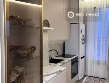 1-комнатная квартира, этаж 8 из 8, 38 м²