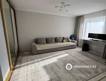 1-комнатная квартира, этаж 3 из 6, 38 м²