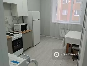 1-комнатная квартира, этаж 3 из 9, 34 м², на длительный срок