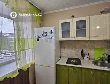 1-комнатная квартира, этаж 3 из 5, 32 м², посуточно