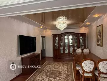 3-комнатная квартира, этаж 4 из 5, 103 м²