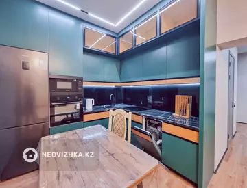 3-комнатная квартира, этаж 3 из 20, 69 м², на длительный срок