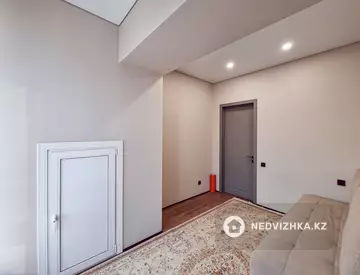 3-комнатная квартира, этаж 3 из 20, 69 м², на длительный срок