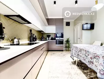 4-комнатная квартира, этаж 9 из 10, 127 м²