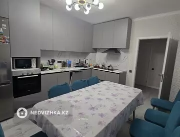 4-комнатная квартира, этаж 1 из 12, 109 м²