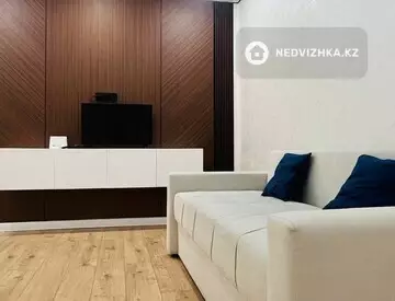 2-комнатная квартира, этаж 7 из 10, 47 м², посуточно