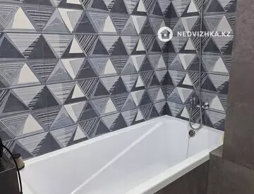 1-комнатная квартира, этаж 13 из 17, 39 м², на длительный срок