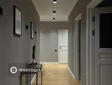 3-комнатная квартира, этаж 9 из 9, 104 м²