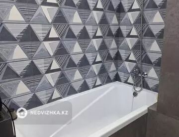 1-комнатная квартира, этаж 13 из 17, 39 м², на длительный срок