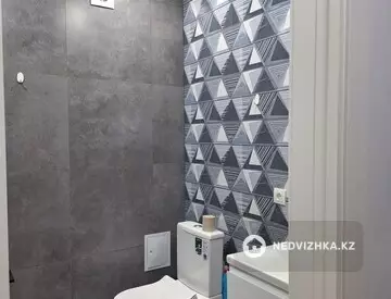 1-комнатная квартира, этаж 13 из 17, 39 м², на длительный срок