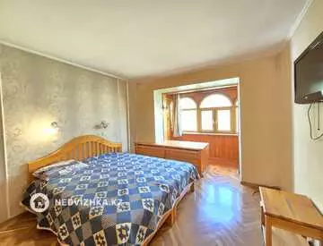 3-комнатная квартира, этаж 4 из 5, 110 м²