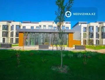 3-комнатная квартира, этаж 3 из 3, 154 м²