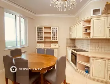 3-комнатная квартира, этаж 8 из 22, 116 м²