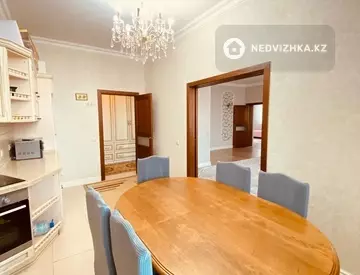 3-комнатная квартира, этаж 8 из 22, 116 м²