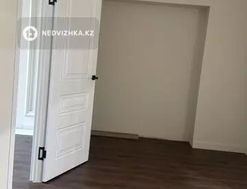 2-комнатная квартира, этаж 3 из 20, 77 м²