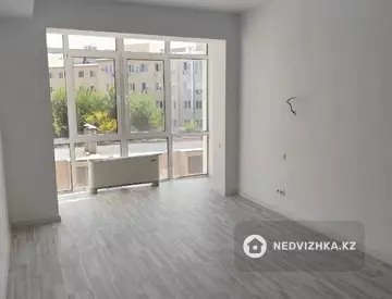 3-комнатная квартира, этаж 3 из 4, 107 м²