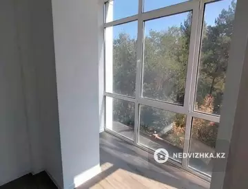 3-комнатная квартира, этаж 3 из 4, 107 м²