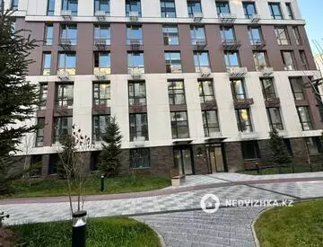 2-комнатная квартира, этаж 1 из 9, 64 м²