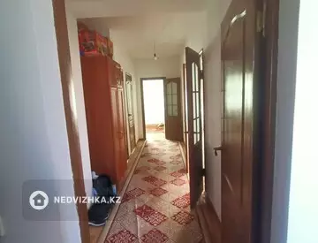 1-комнатная квартира, этаж 3 из 3, 58 м²