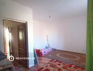 1-комнатная квартира, этаж 3 из 3, 58 м²