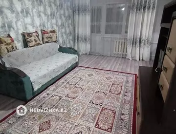 2-комнатная квартира, этаж 2 из 4, 54 м², посуточно