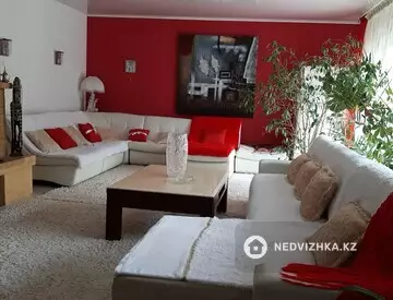 5-комнатный дом, 15 соток, 120 м², на длительный срок