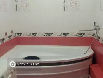 2-комнатная квартира, этаж 12 из 12, 54 м², на длительный срок