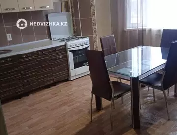 2-комнатная квартира, этаж 2 из 6, 61 м², на длительный срок