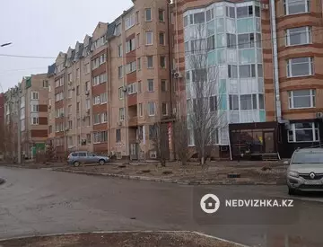 2-комнатная квартира, этаж 2 из 6, 61 м², на длительный срок