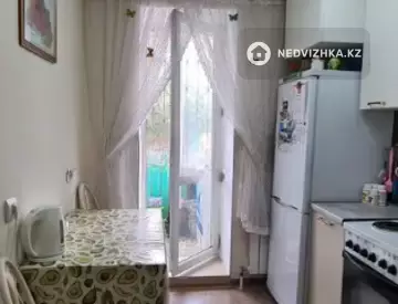 1-комнатная квартира, этаж 1 из 10, 33 м²