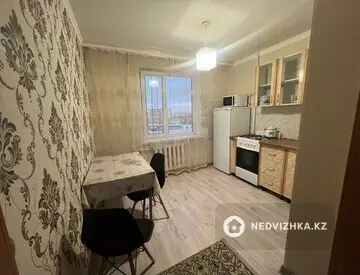 1-комнатная квартира, этаж 8 из 10, 40 м², посуточно