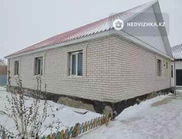 4-комнатный дом, 5 соток, 120 м², на длительный срок