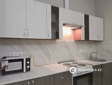 2-комнатная квартира, этаж 3 из 7, 64 м²