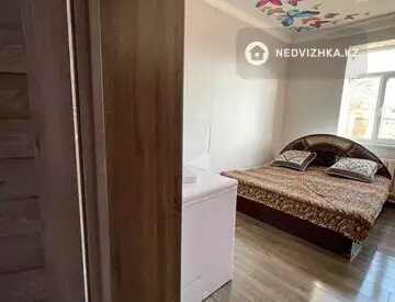 4-комнатный дом, 10 соток, 300 м²