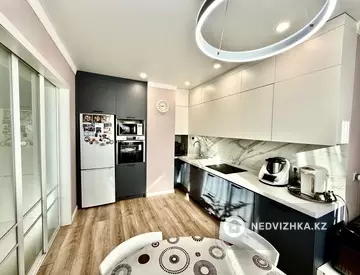 4-комнатная квартира, этаж 13 из 24, 118 м²