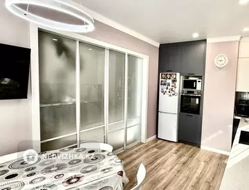 4-комнатная квартира, этаж 13 из 24, 118 м²