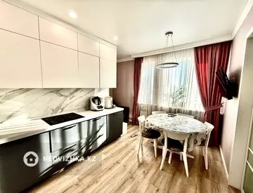 4-комнатная квартира, этаж 13 из 24, 118 м²