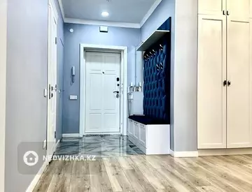 4-комнатная квартира, этаж 13 из 24, 118 м²